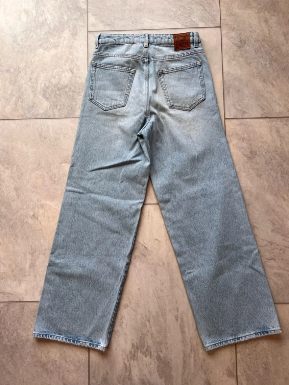 Totême Flair Denim Jeans - Picture 9 of 10